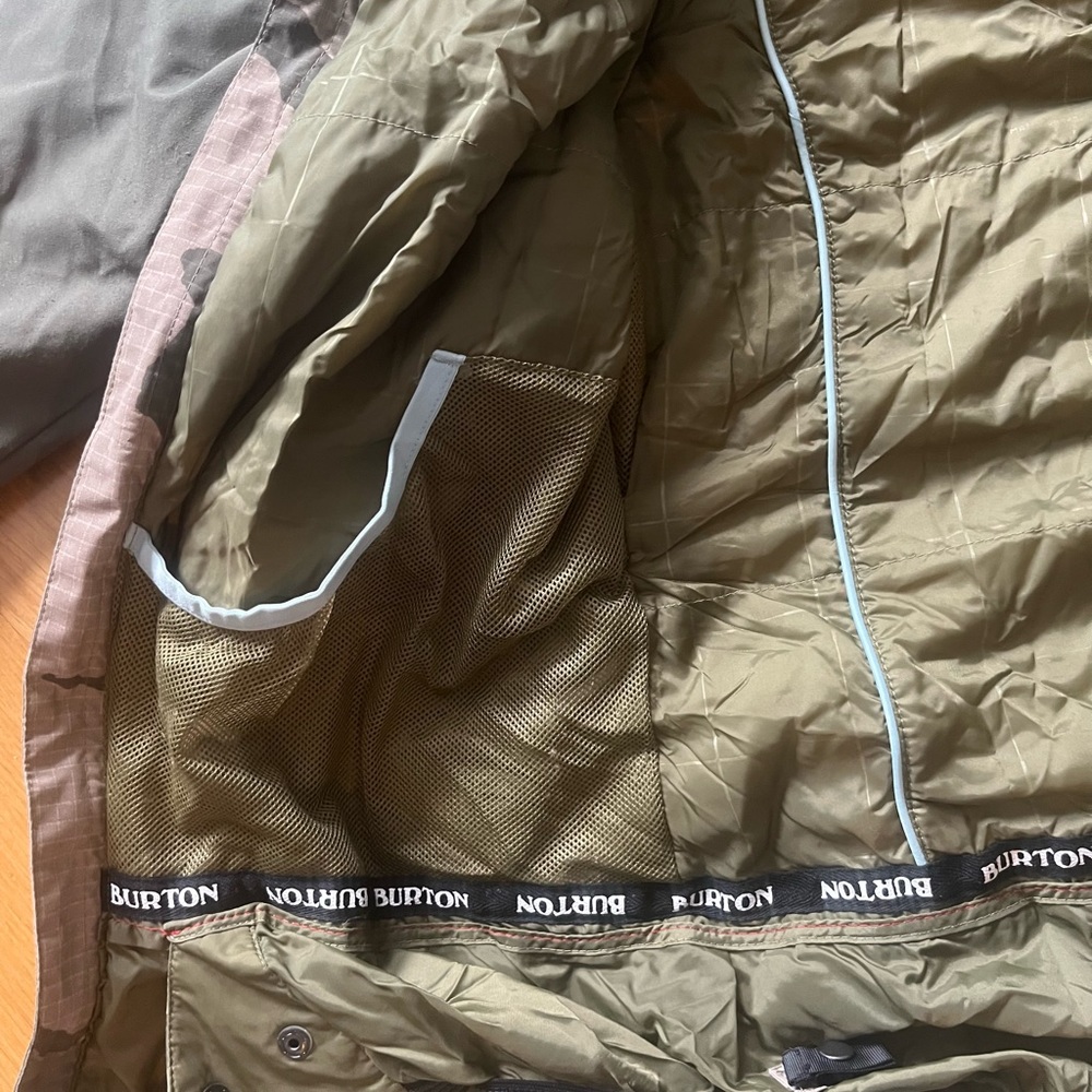 Burton women’s ski & snowboard jacket - Picture 4 of 4